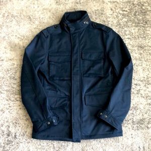 Banana Republic men’s Navy rain coat in (S)